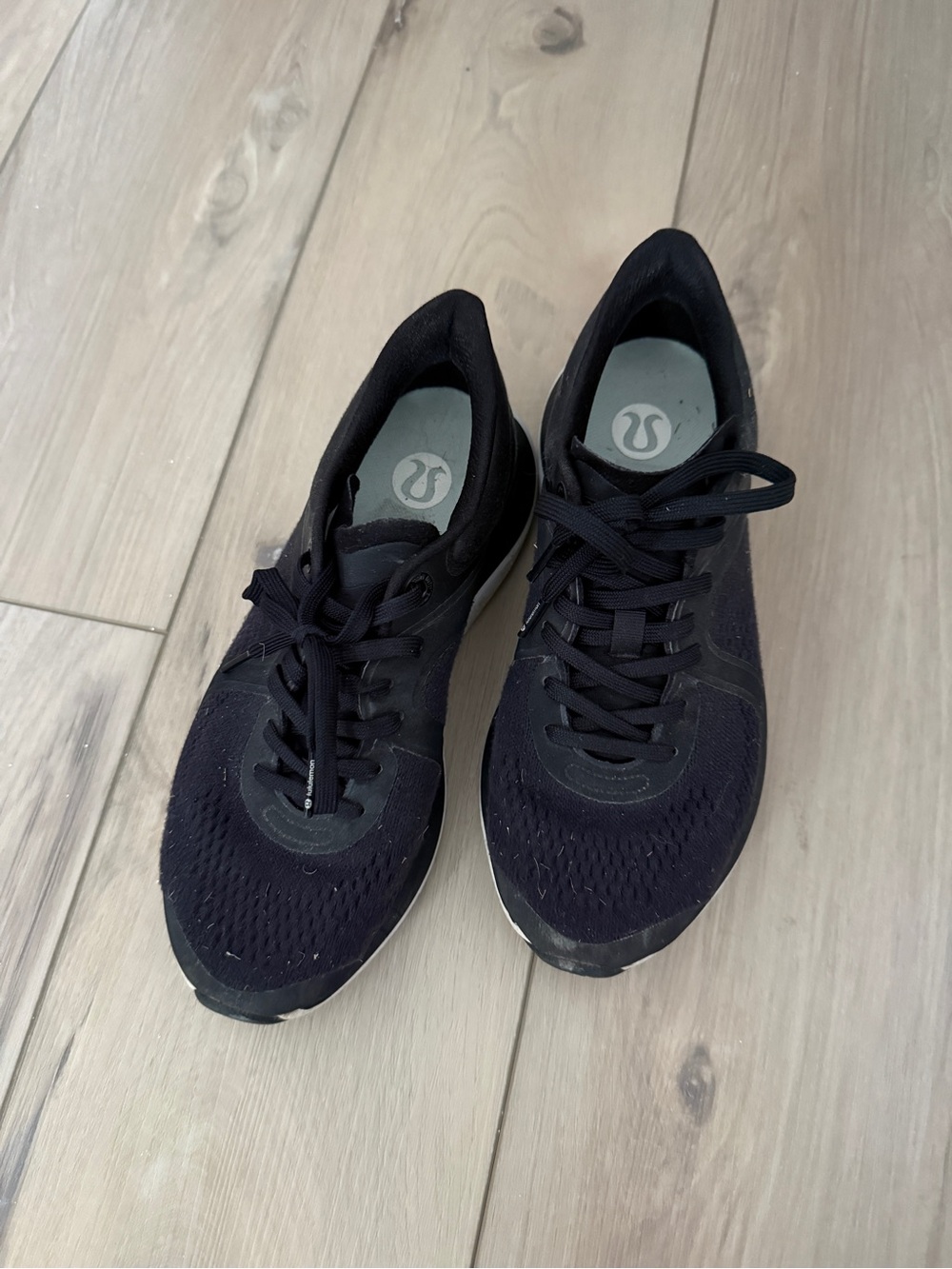 lululemon athletica Women's Black Chargefeel Runners